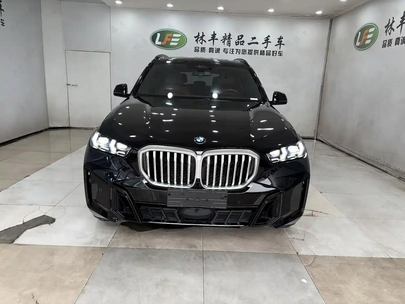 BMW X5 2025 xDrive 40Li M Sport Shadow Edition — миниатюра 3