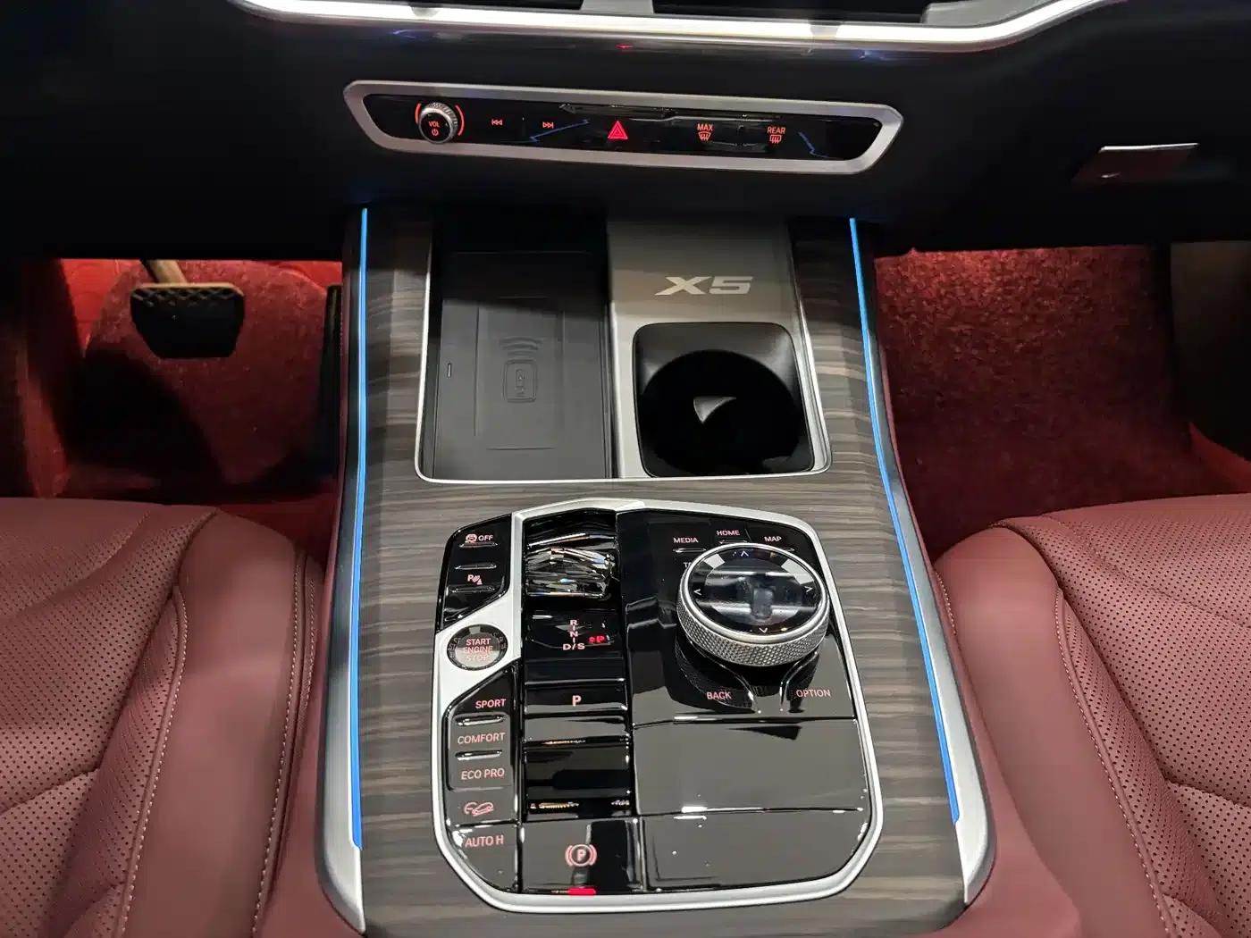 BMW X5 2025 xDrive 40Li M Sport Shadow Edition — миниатюра 21