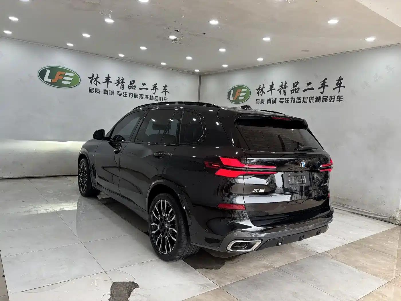 BMW X5 2025 xDrive 40Li M Sport Shadow Edition — миниатюра 6