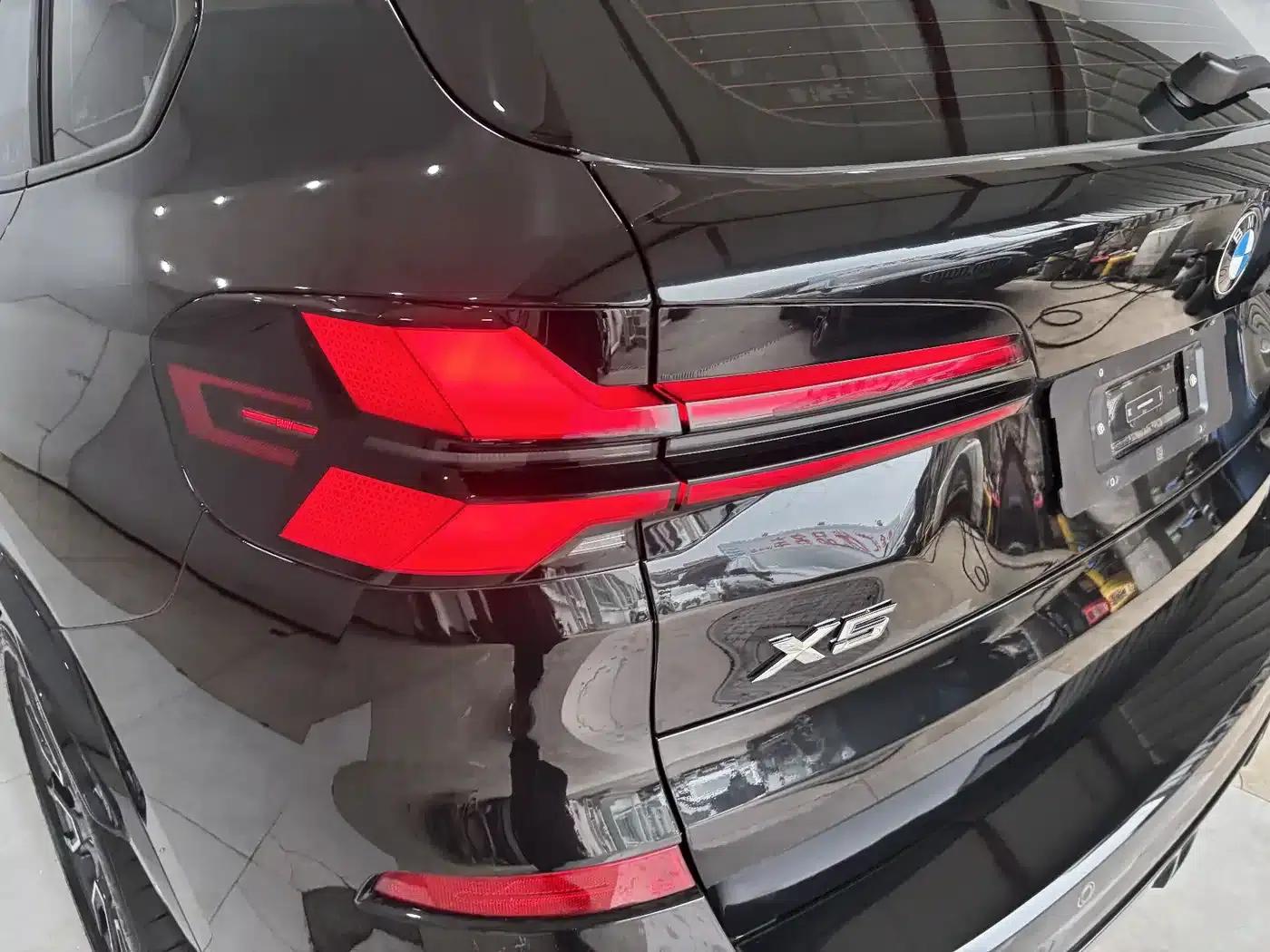 BMW X5 2025 xDrive 40Li M Sport Shadow Edition — миниатюра 10