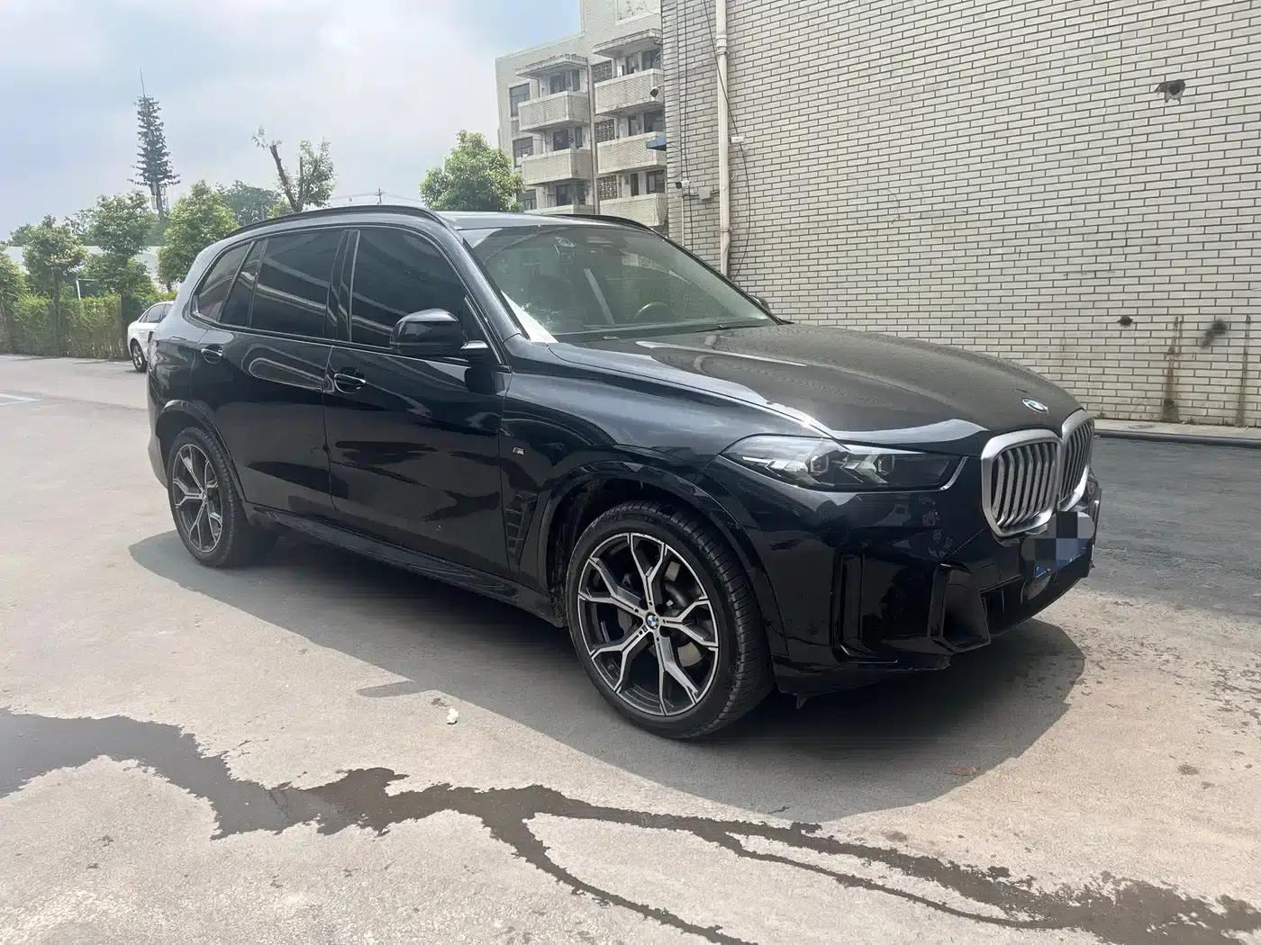 BMW X5 2023 xDrive 30Li M Sport Package — миниатюра 3