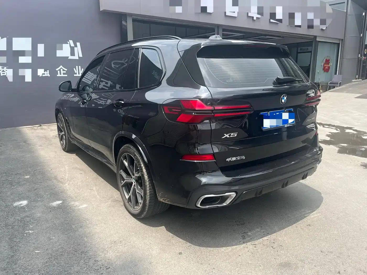 BMW X5 2023 xDrive 30Li M Sport Package — миниатюра 8