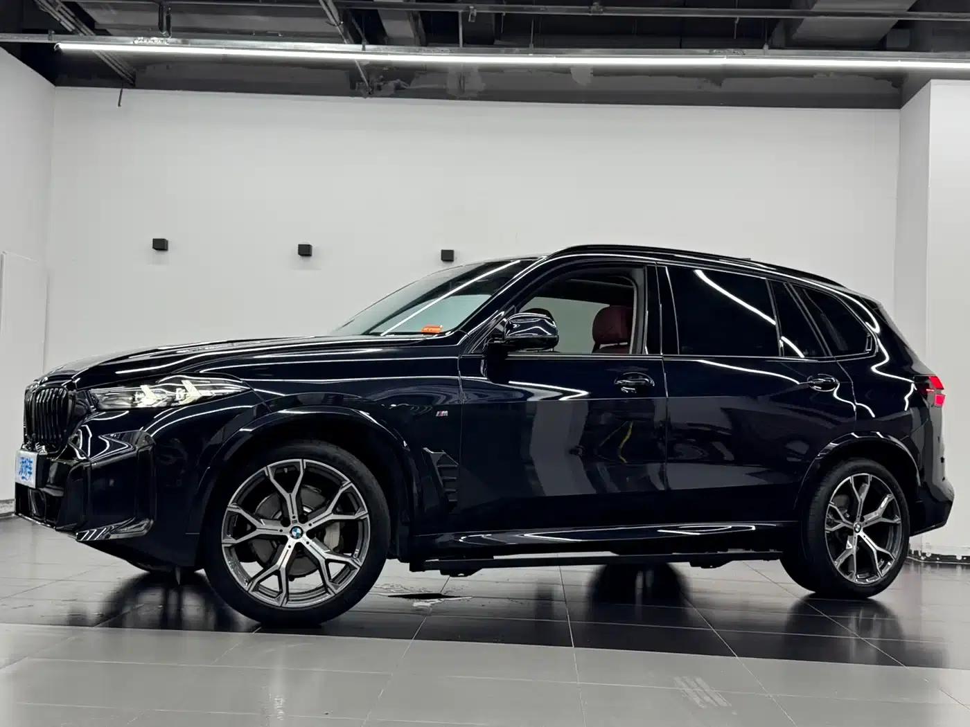 BMW X5 2023 xDrive 30Li M Sport Shadow Edition — миниатюра 1