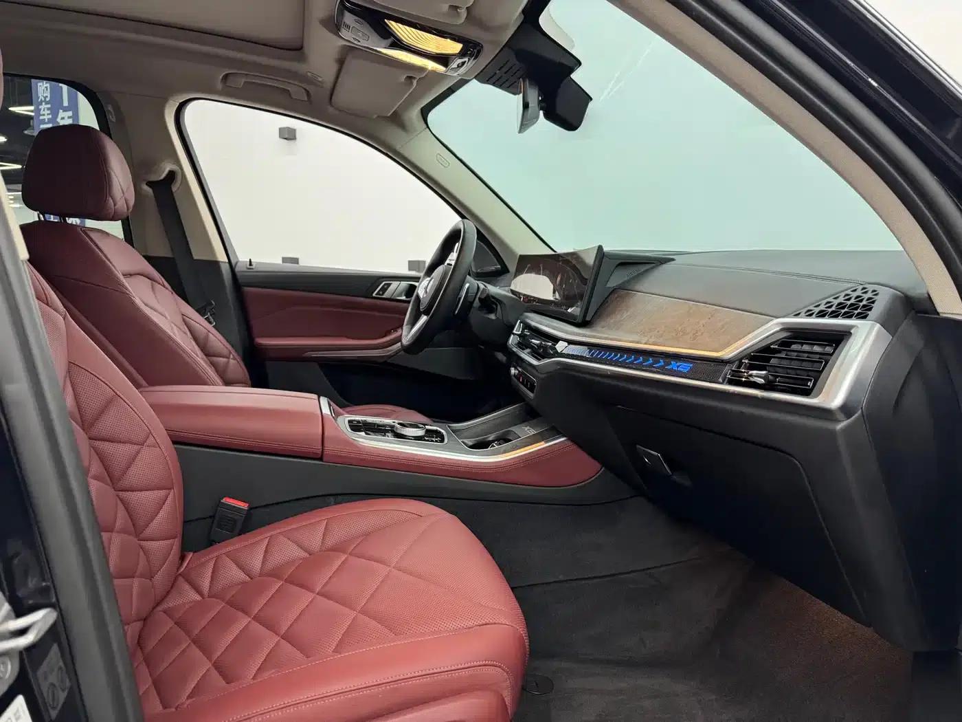 BMW X5 2023 xDrive 30Li M Sport Shadow Edition — миниатюра 10