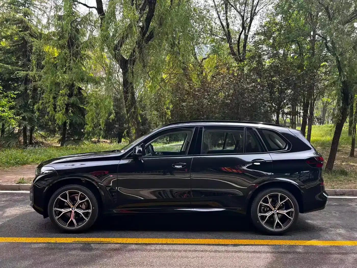 BMW X5 2026 xDrive 30Li M Sport Shadow Edition — миниатюра 5
