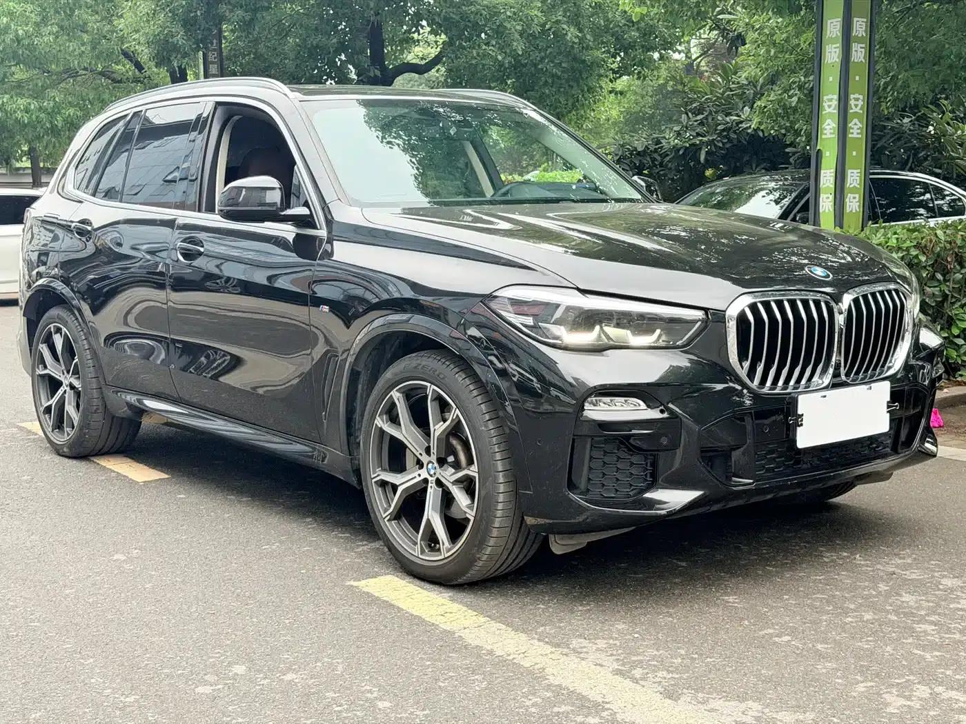 2021 BMW X5 xDrive30i M Sport Package (Imported) — миниатюра 3