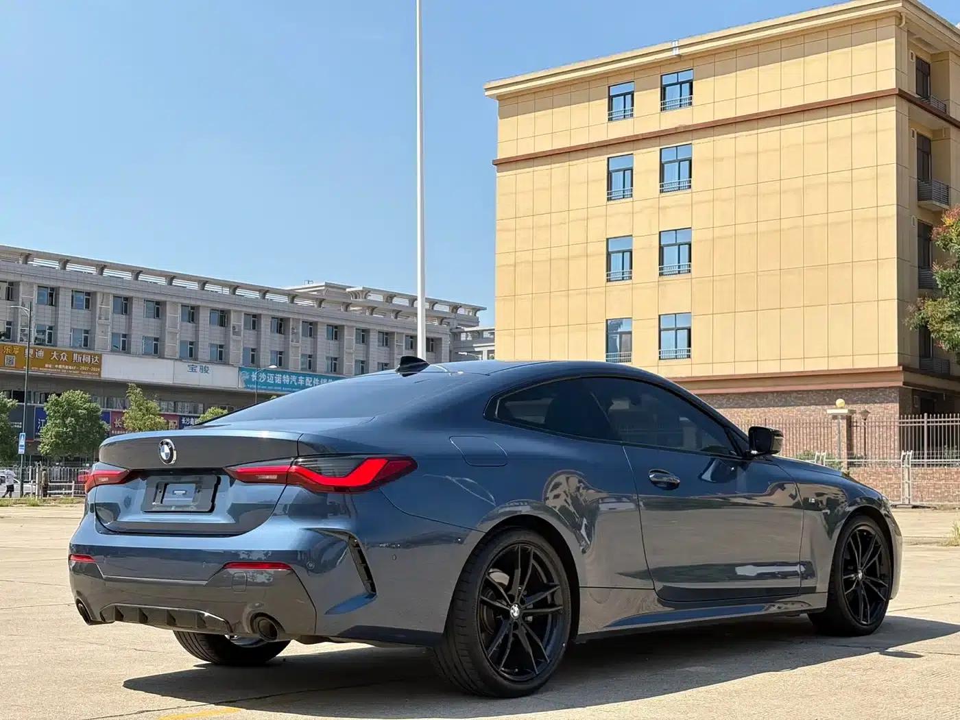 2022 BMW 4 Series 425i M Sport Package — миниатюра 15