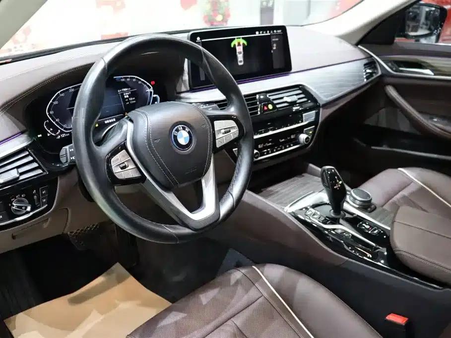 BMW 5 Series PHEV 2022 535Le Luxury Package — миниатюра 9