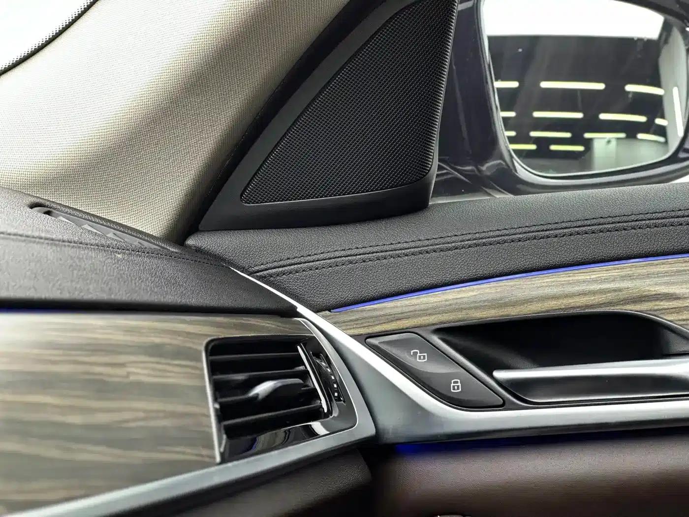 BMW 5 Series PHEV 2019 Facelift 530Le Luxury Package — миниатюра 17