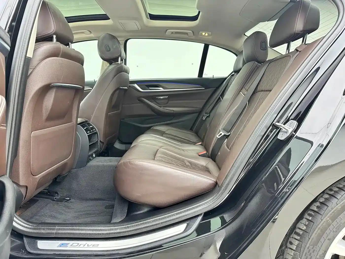 BMW 5 Series PHEV 2019 Facelift 530Le Luxury Package — миниатюра 9
