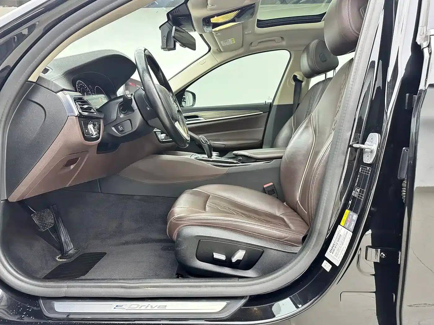 BMW 5 Series PHEV 2019 Facelift 530Le Luxury Package — миниатюра 10