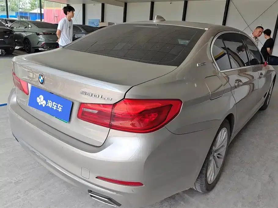 BMW 5 Series PHEV 2019 Facelift 530Le Luxury Package — миниатюра 3