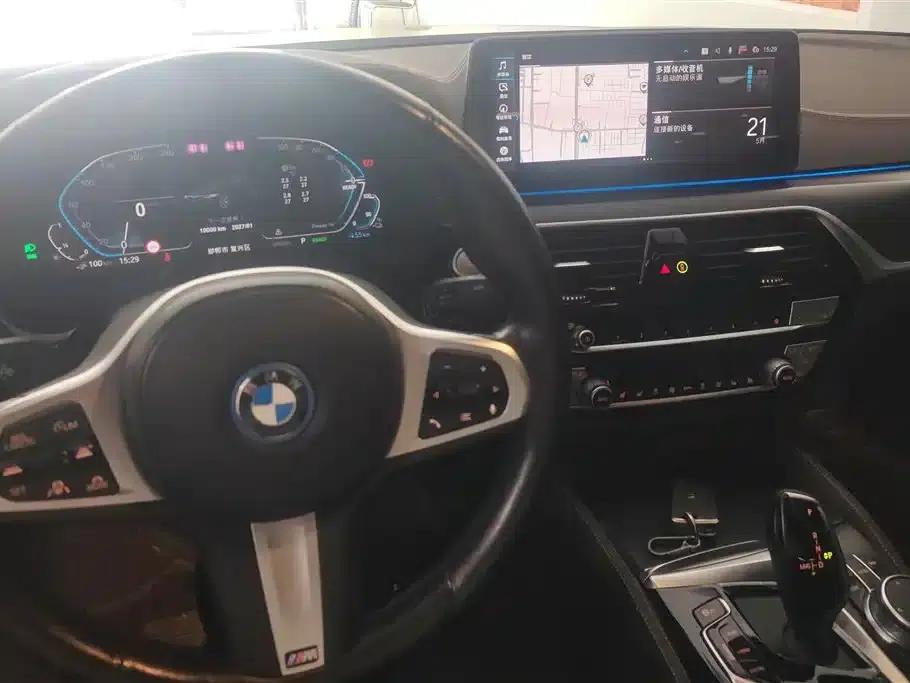 BMW 5 Series PHEV 2022 Facelift 535Le Pioneer Edition M Sport Package — миниатюра 12