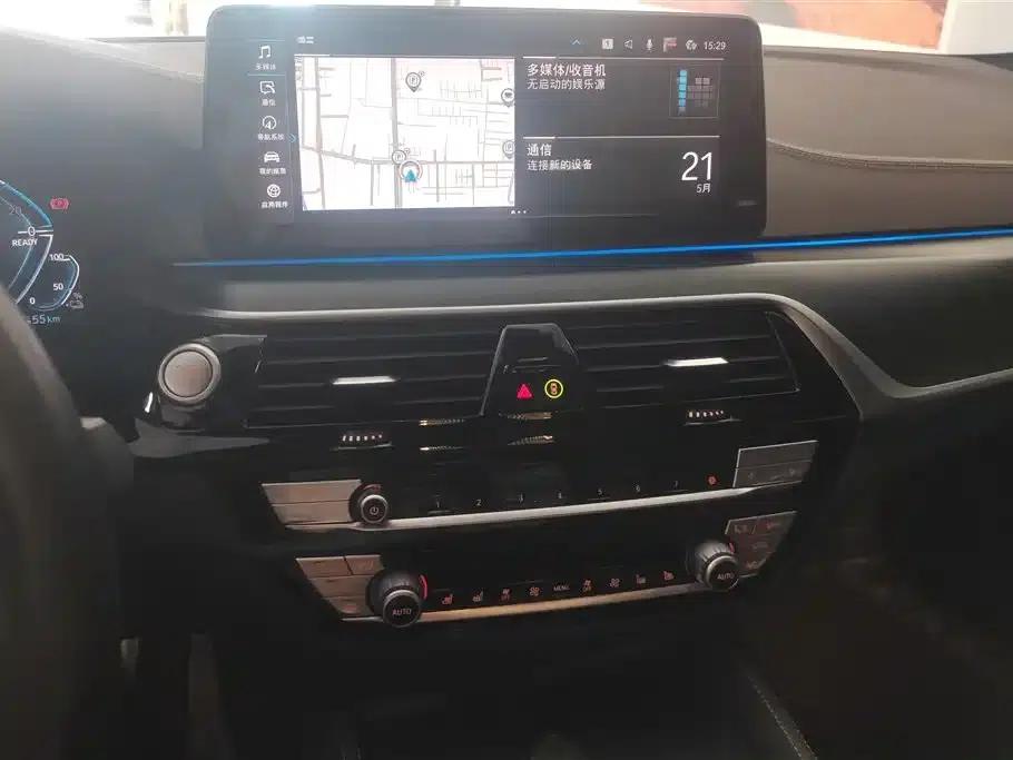BMW 5 Series PHEV 2022 Facelift 535Le Pioneer Edition M Sport Package — миниатюра 13