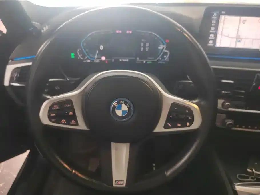 BMW 5 Series PHEV 2022 Facelift 535Le Pioneer Edition M Sport Package — миниатюра 15
