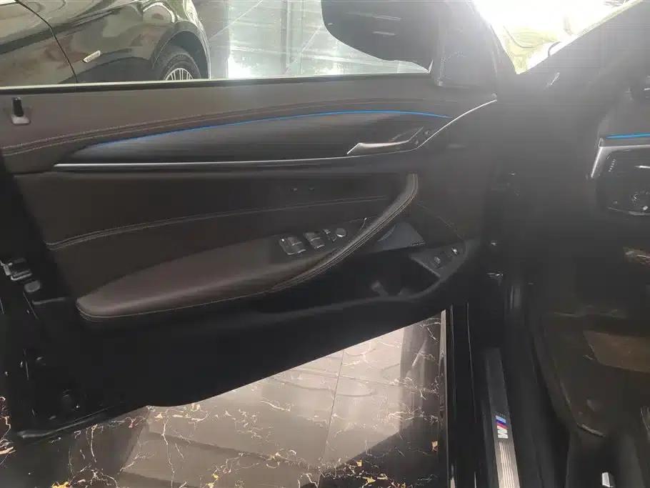 BMW 5 Series PHEV 2022 Facelift 535Le Pioneer Edition M Sport Package — миниатюра 7