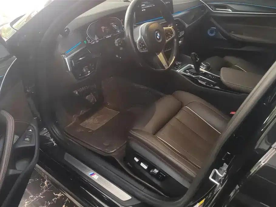 BMW 5 Series PHEV 2022 Facelift 535Le Pioneer Edition M Sport Package — миниатюра 9