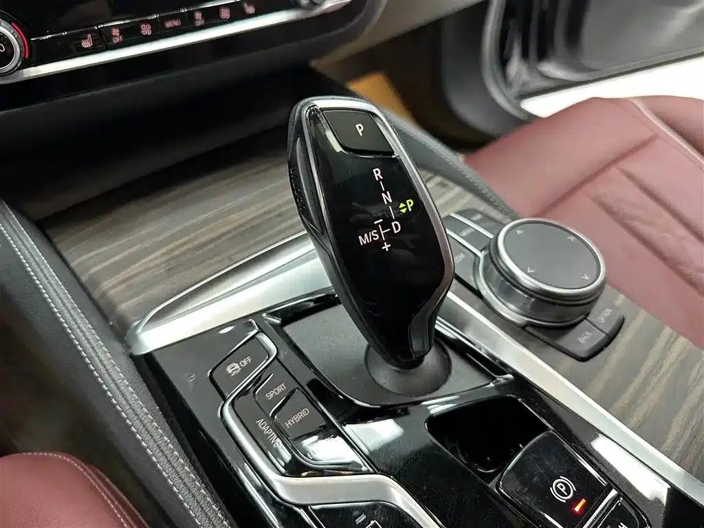 BMW 5 Series PHEV 2022 Facelift 535Le M Sport Package — миниатюра 15