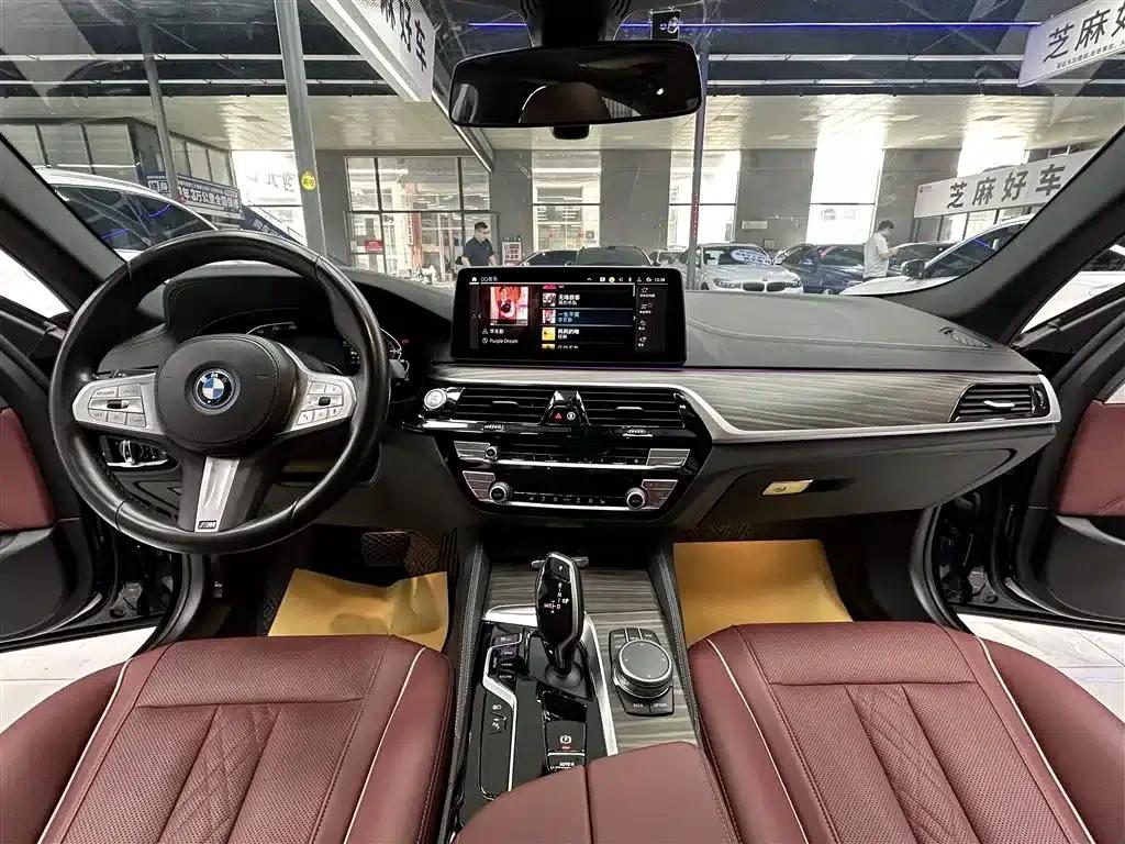 BMW 5 Series PHEV 2022 Facelift 535Le M Sport Package — миниатюра 10