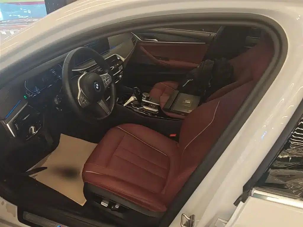 BMW 5 Series PHEV 2022 Facelift 535Le M Sport Package — миниатюра 15