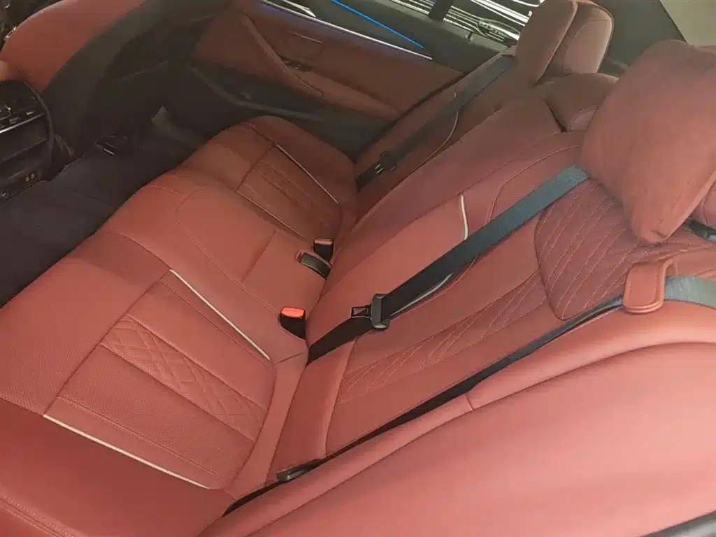 BMW 5 Series PHEV 2022 Facelift 535Le M Sport Package — миниатюра 17