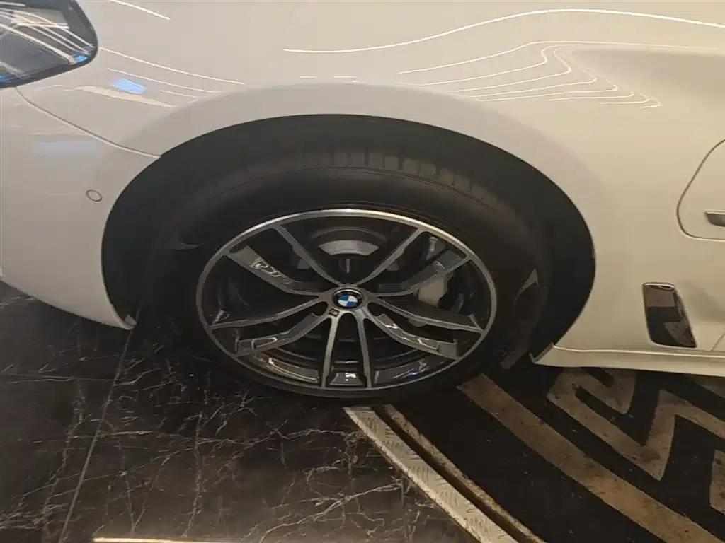 BMW 5 Series PHEV 2022 Facelift 535Le M Sport Package — миниатюра 23