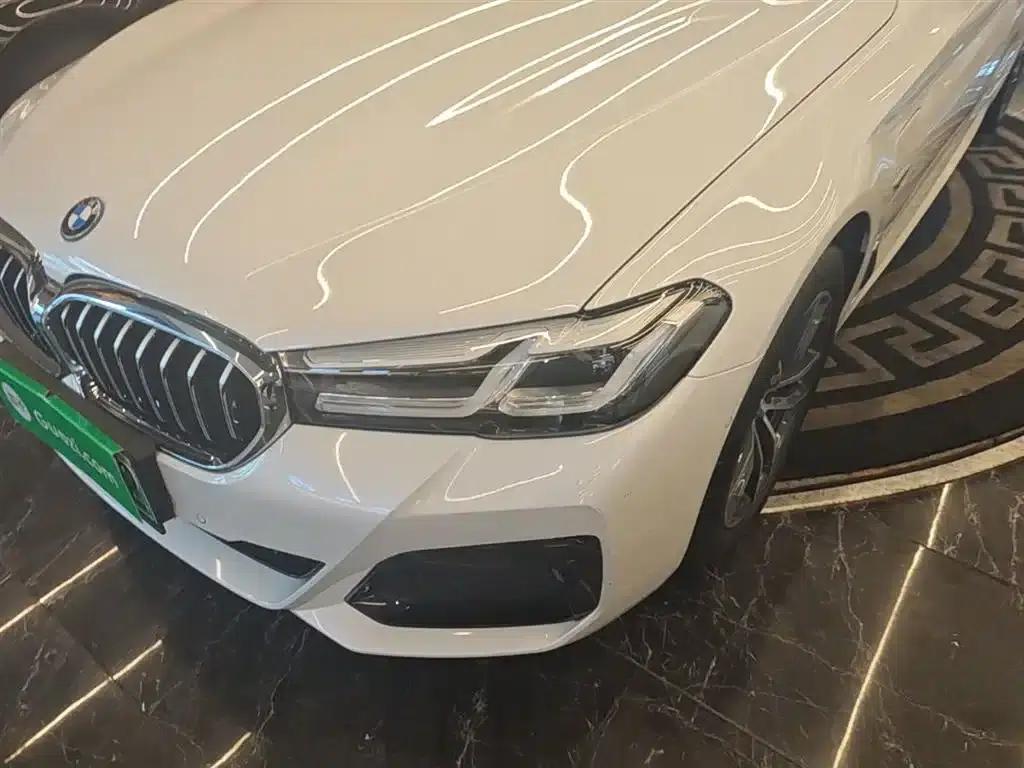 BMW 5 Series PHEV 2022 Facelift 535Le M Sport Package — миниатюра 24