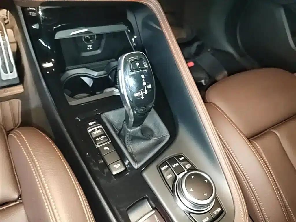 BMW X2 2022 xDrive25i Shadow Edition — миниатюра 14