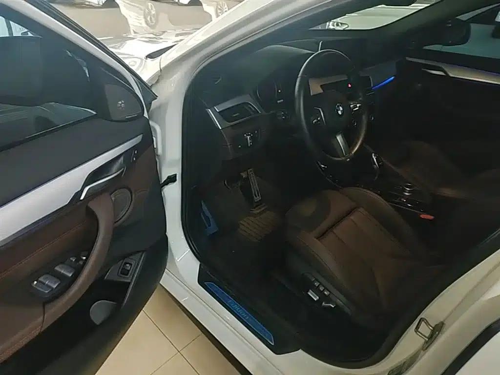 BMW X2 2022 xDrive25i Shadow Edition — миниатюра 16