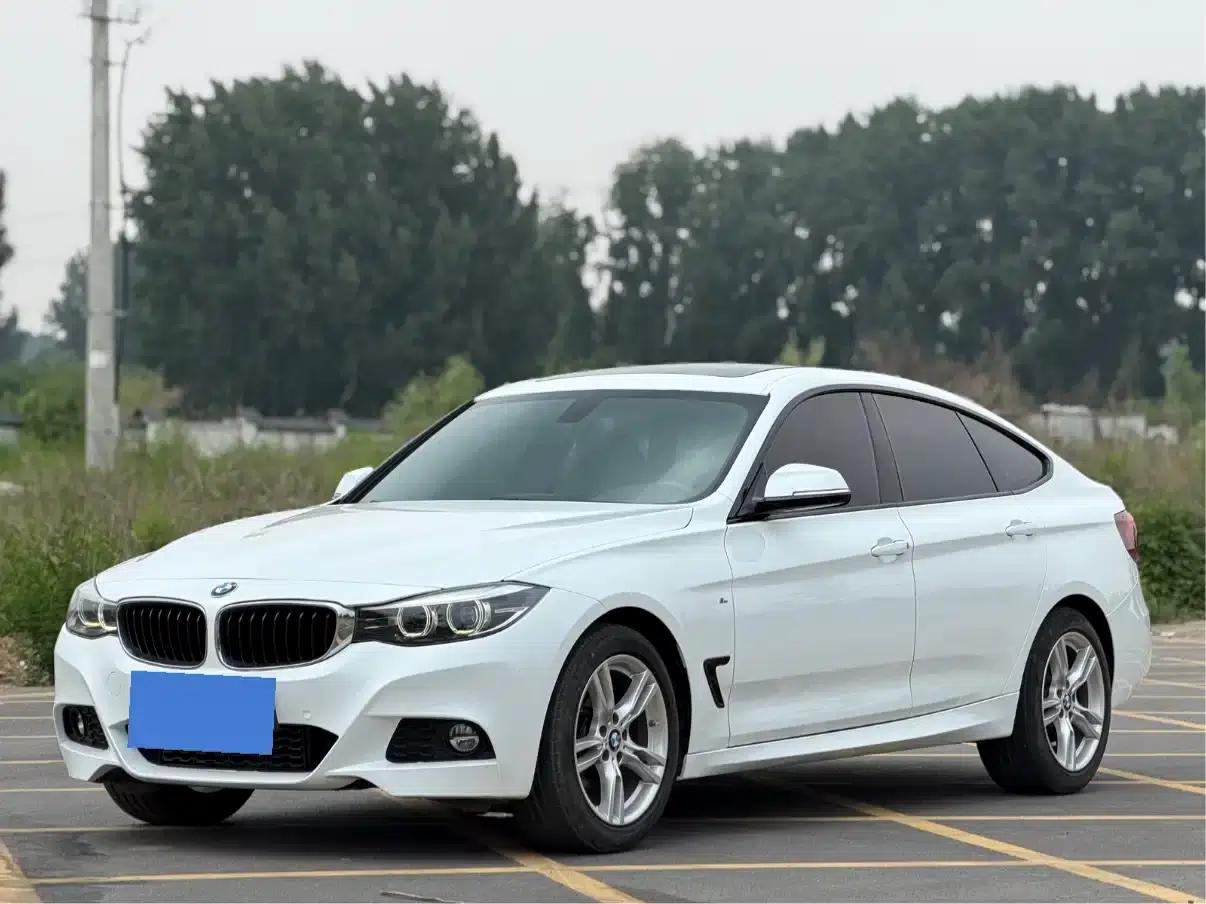 2020 BMW 3 Series GT 320i M Sport Package — миниатюра 1