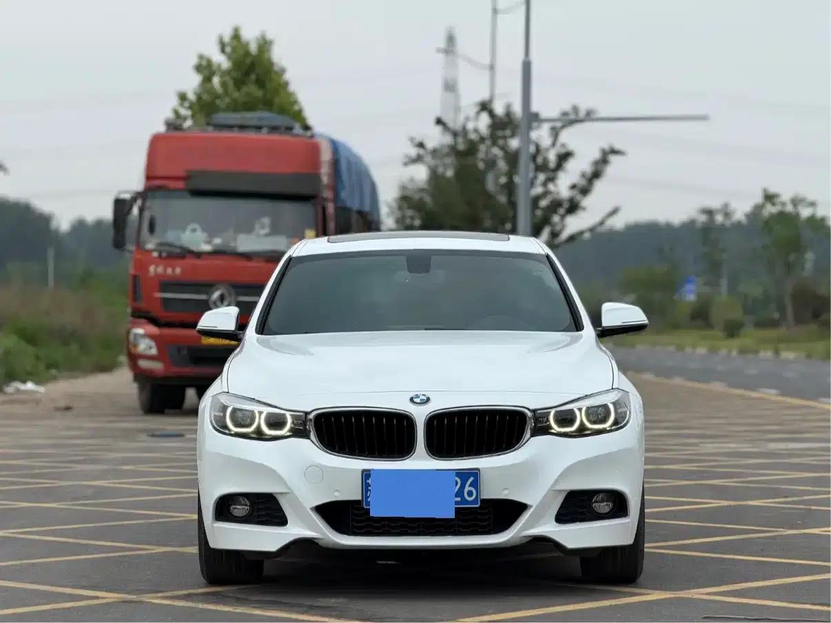 2020 BMW 3 Series GT 320i M Sport Package — миниатюра 2