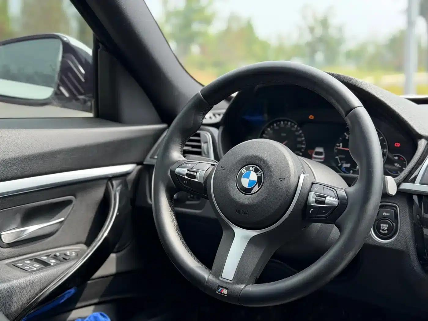 2020 BMW 3 Series GT 320i M Sport Package — миниатюра 11