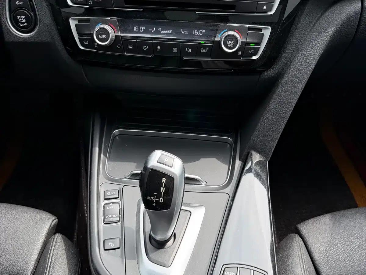 2020 BMW 3 Series GT 320i M Sport Package — миниатюра 17