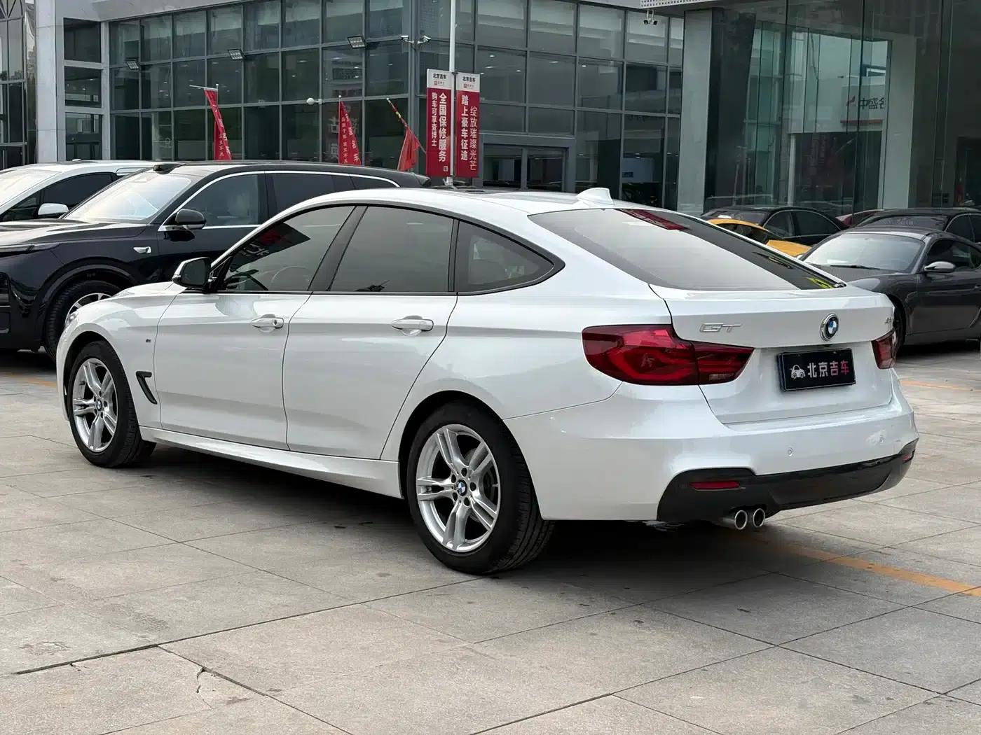 2020 BMW 3 Series GT 320i M Sport Package — миниатюра 17