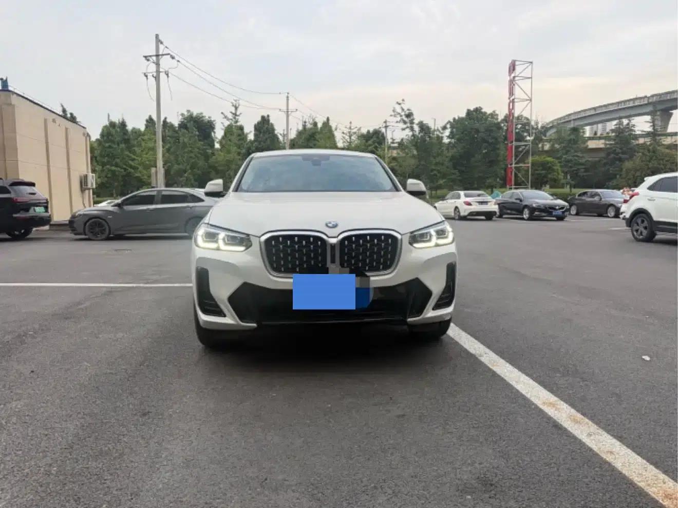2022 BMW X4 xDrive 30i M Sport Package — миниатюра 2