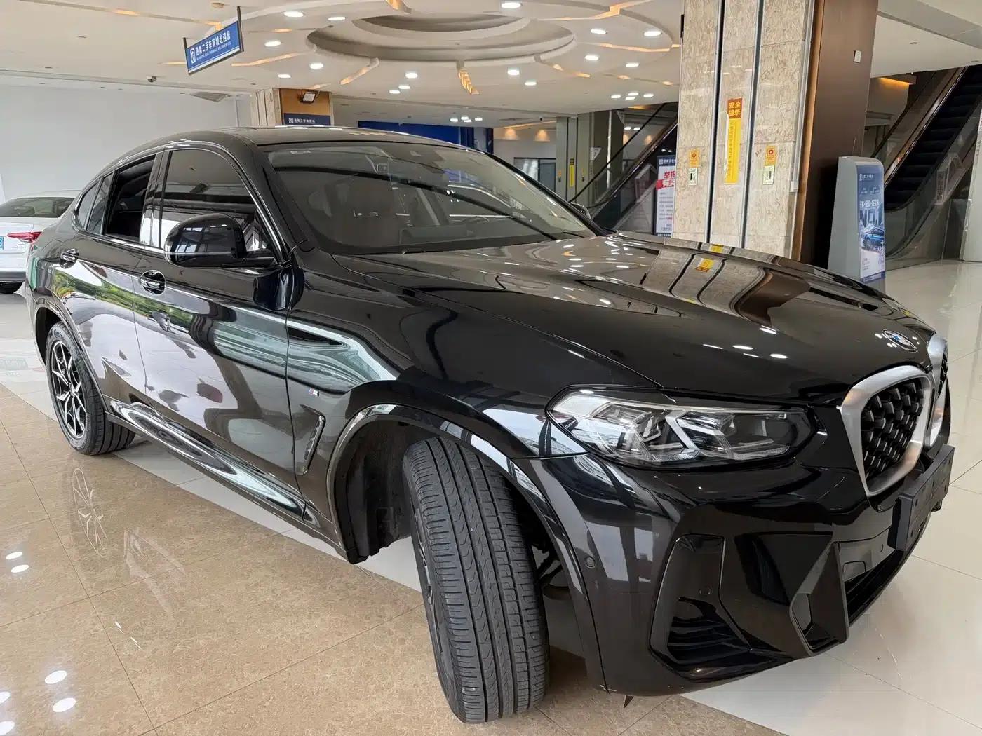 2022 BMW X4 xDrive 30i M Sport Package — миниатюра 3