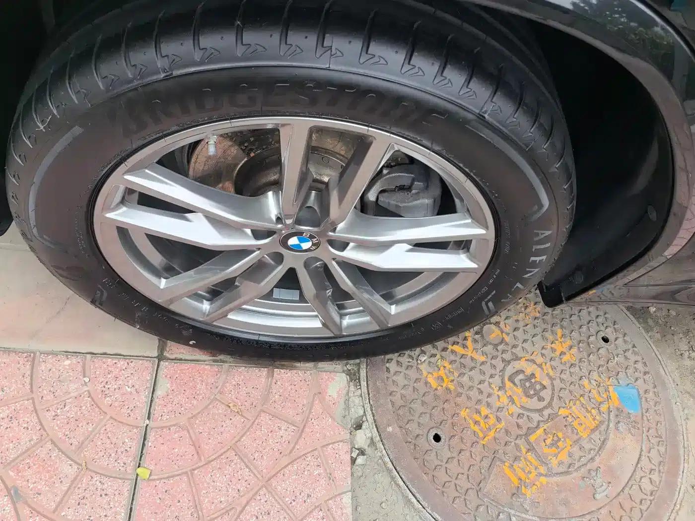 2021 BMW X4 xDrive 25i M Sport Package — миниатюра 3