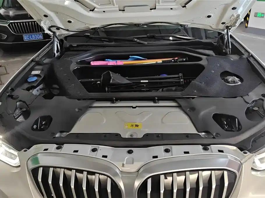 BMW iX3 2024 Leading Edition — миниатюра 10