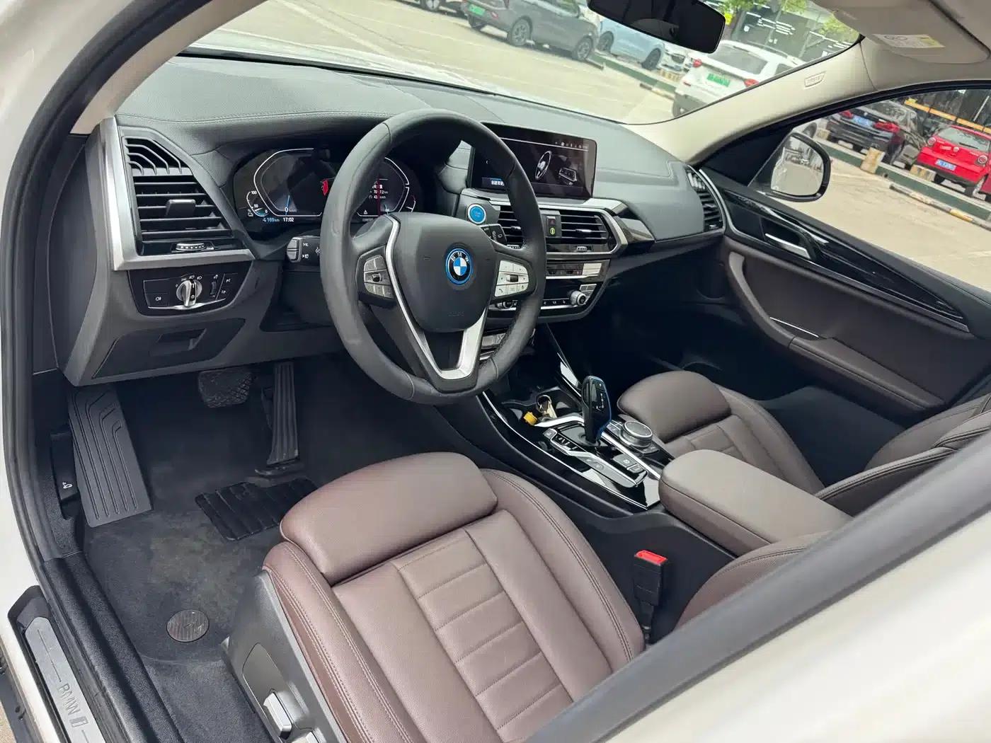 BMW iX3 2021 Leading Edition — миниатюра 7