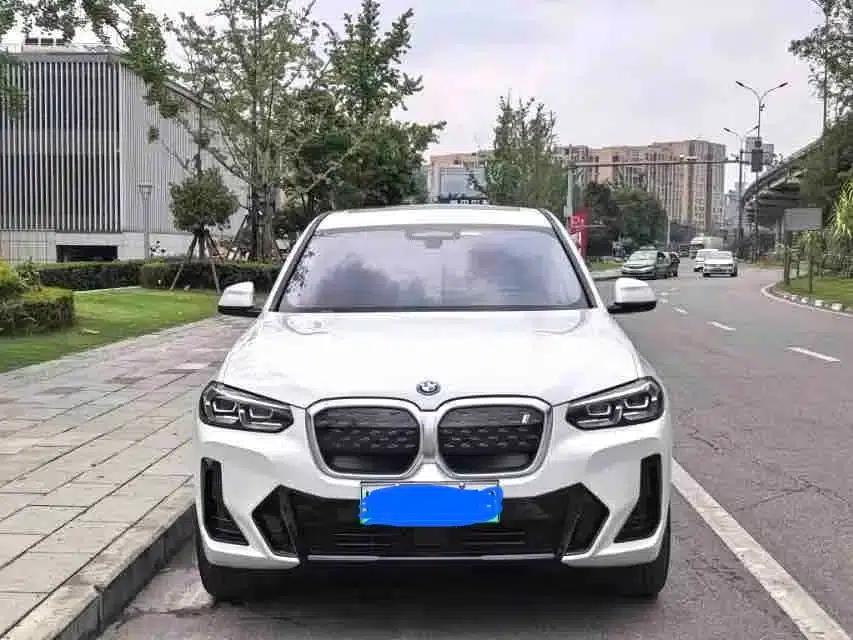 BMW iX3 2022 Leading Edition — миниатюра 2