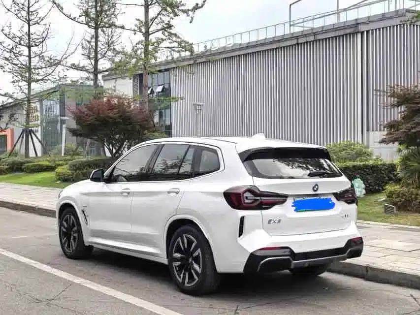 BMW iX3 2022 Leading Edition — миниатюра 6