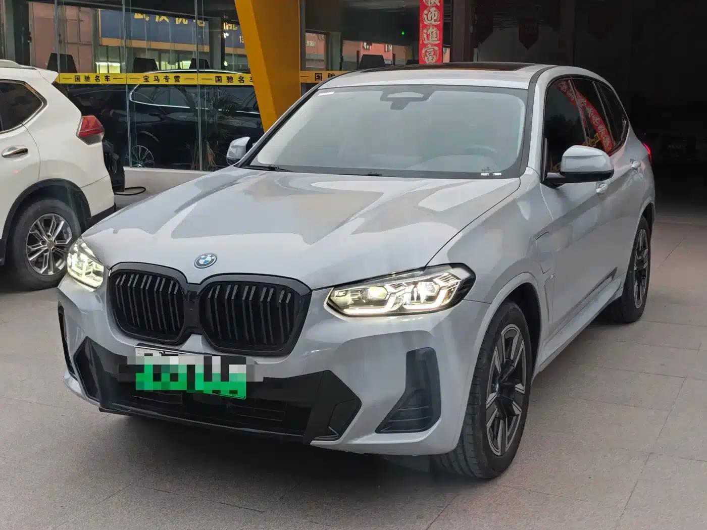 BMW iX3 2023 Leading Edition — миниатюра 1