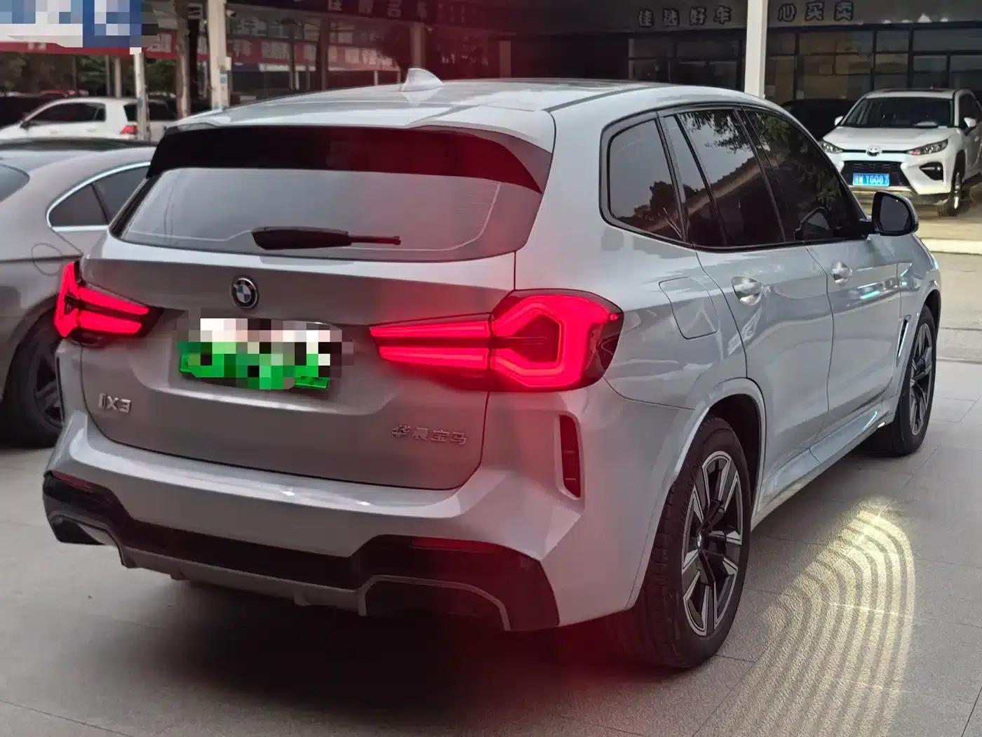 BMW iX3 2023 Leading Edition — миниатюра 5