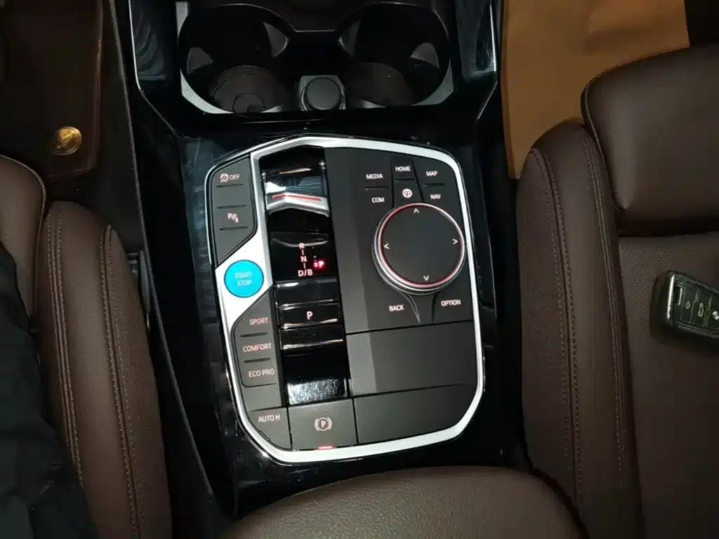 BMW iX3 2022 Facelift Leading Edition — миниатюра 14