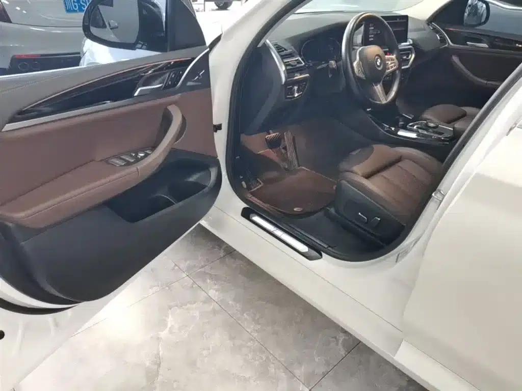 BMW iX3 2022 Facelift Leading Edition — миниатюра 16