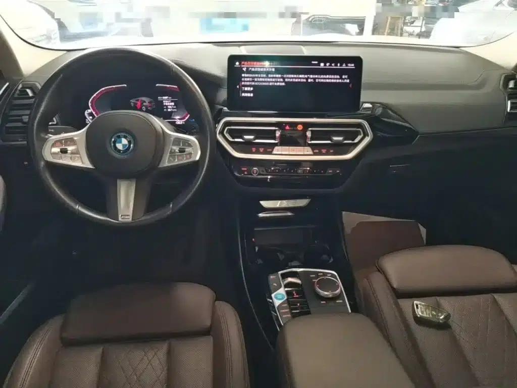 BMW iX3 2022 Facelift Leading Edition — миниатюра 10