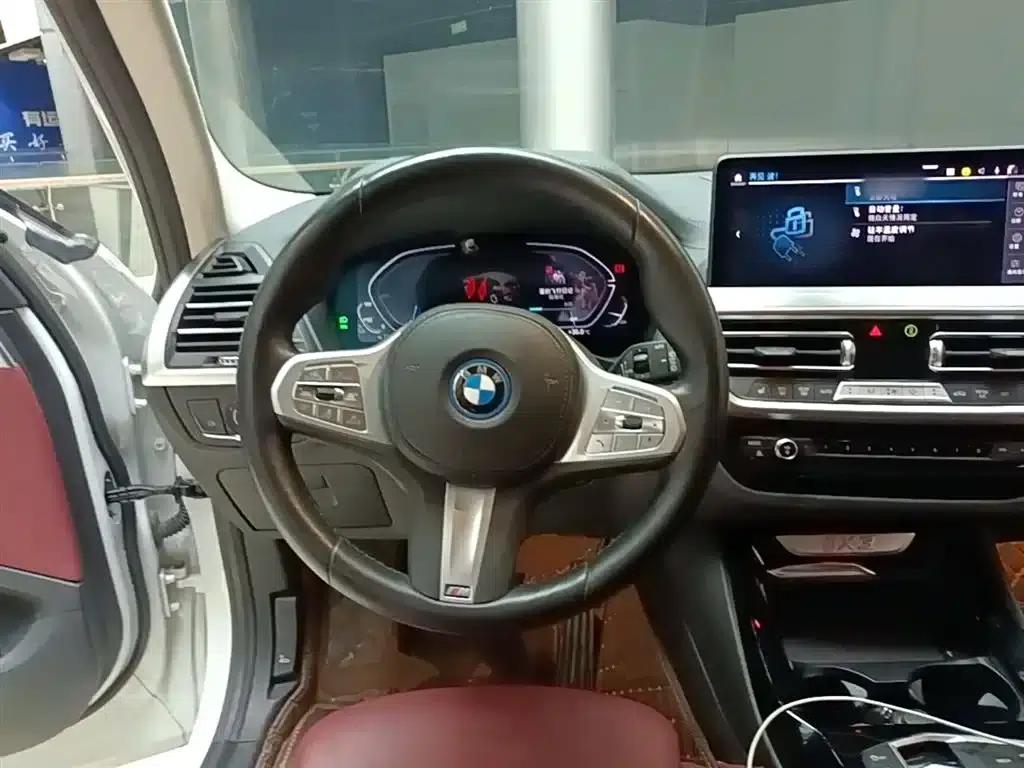 BMW iX3 2022 Facelift - Pioneer Edition — миниатюра 11