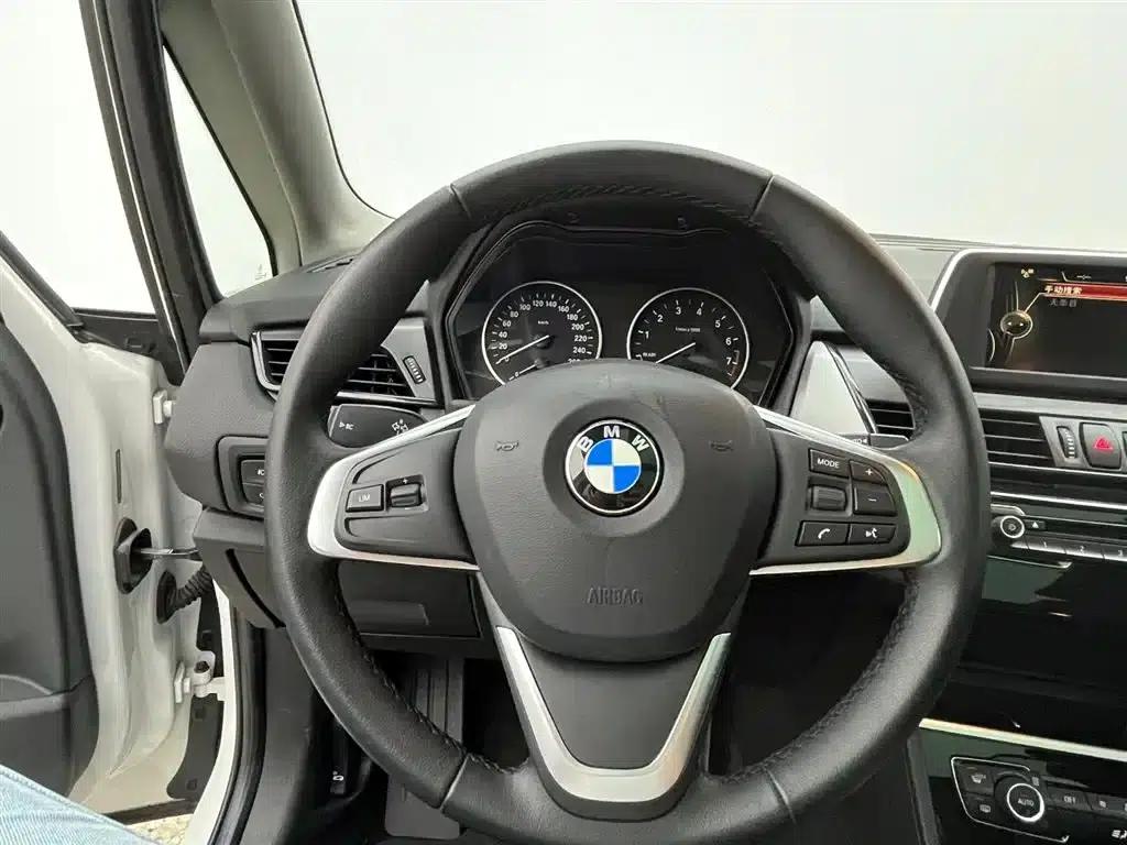 2016 BMW 2 Series Gran Tourer 218i Leading Edition — миниатюра 10