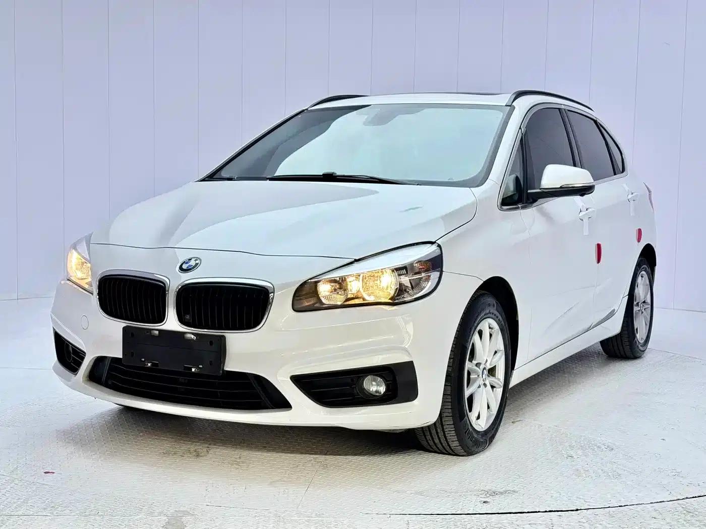 2016 BMW 2 Series Gran Tourer 218i Fashion Edition — миниатюра 1