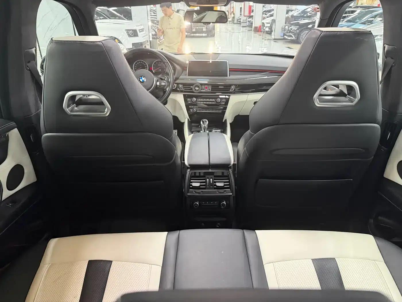 2015 BMW X5 M — миниатюра 10